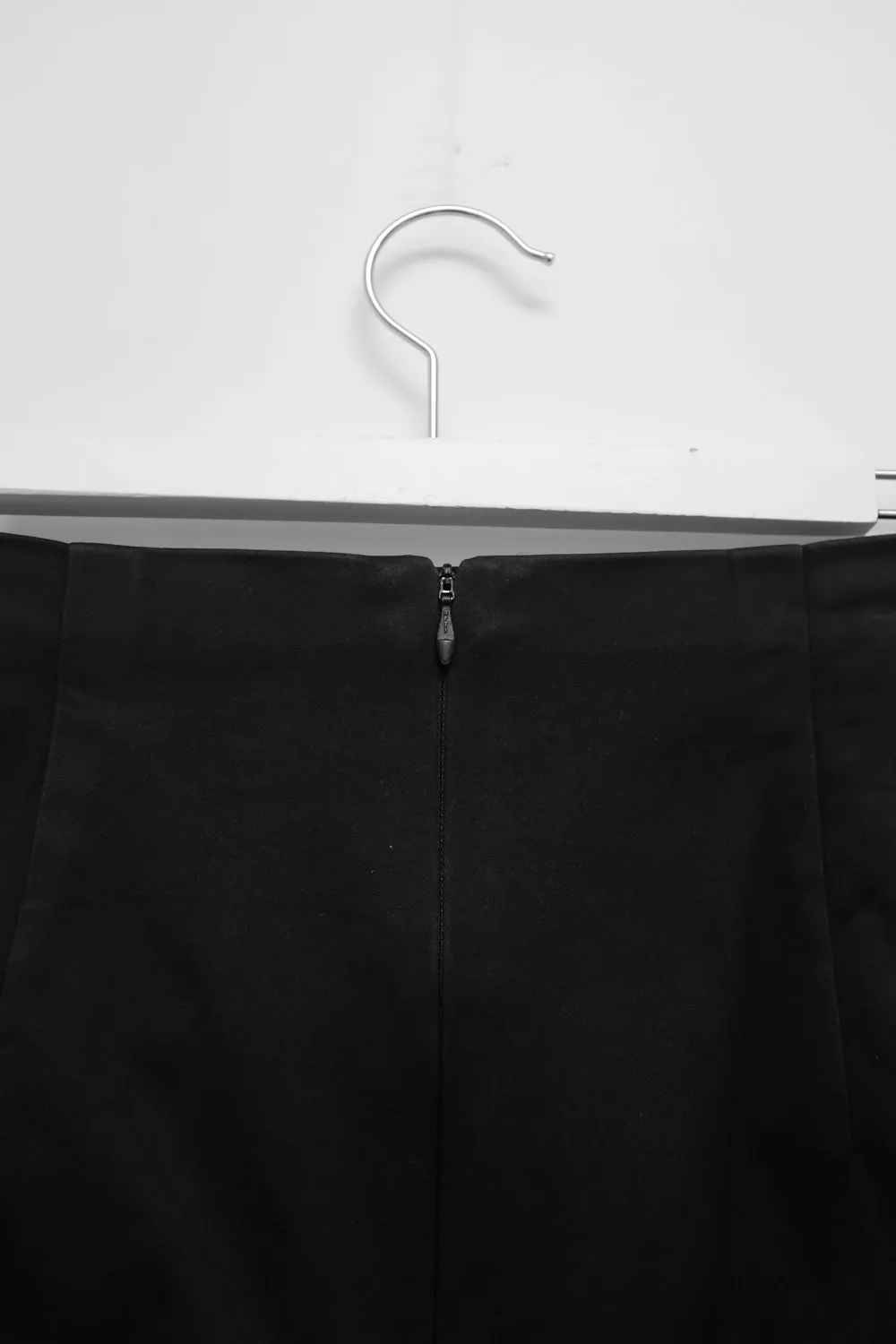 BLACK STRETCHY MARC CAIN MINI SKIRT