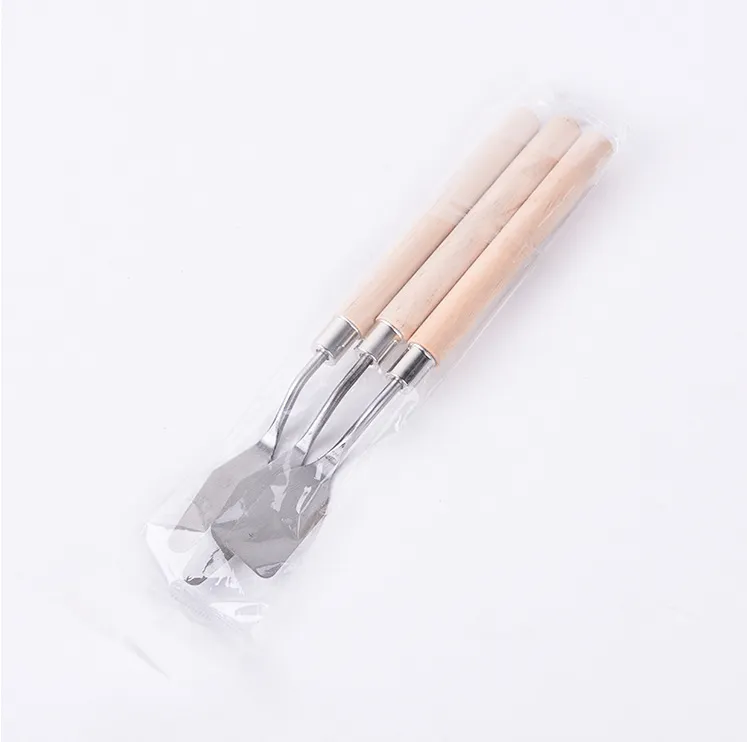 Gouache oil paint scraper