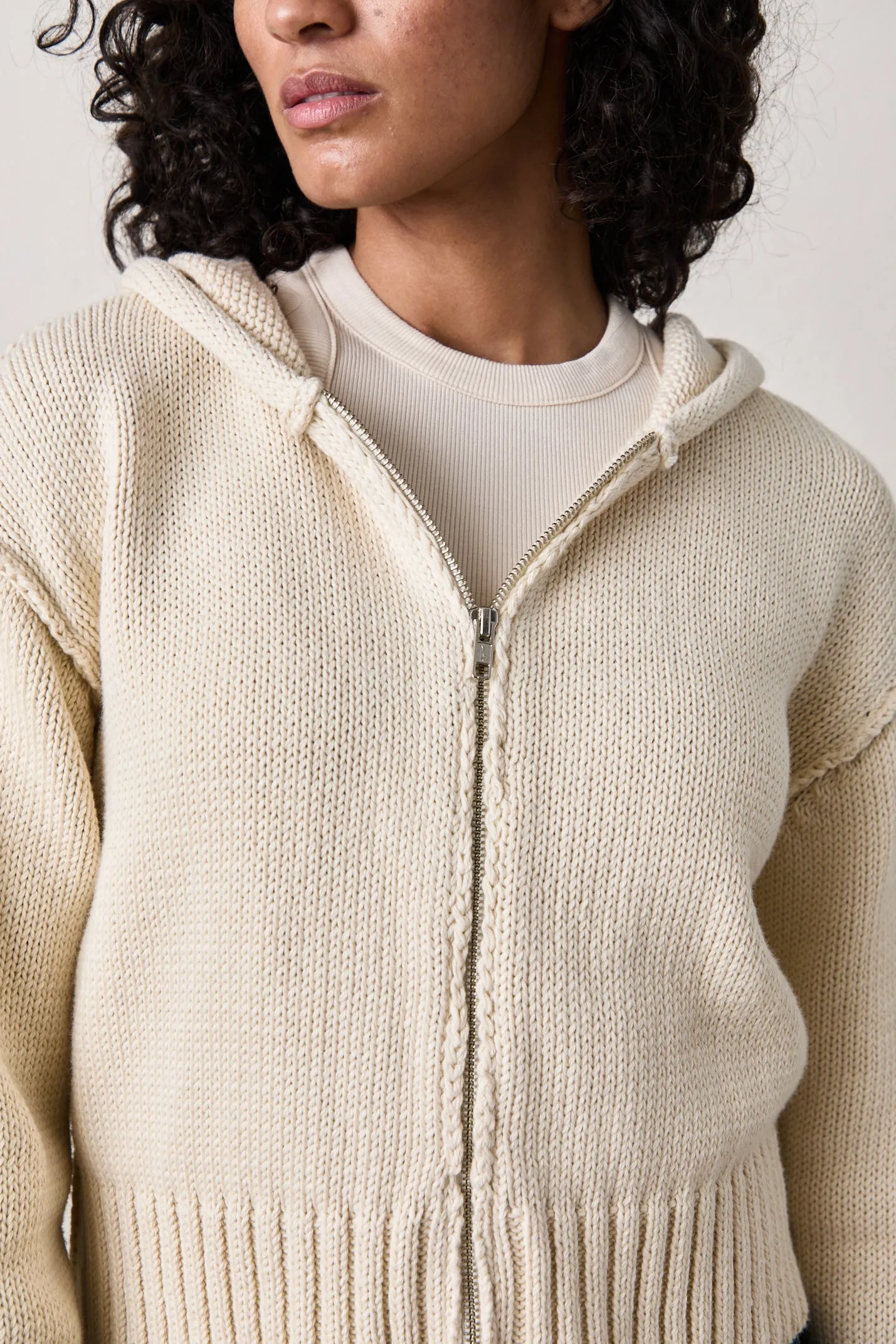 MILLS ZIP FRONT HOODED SWEATER / CREAM