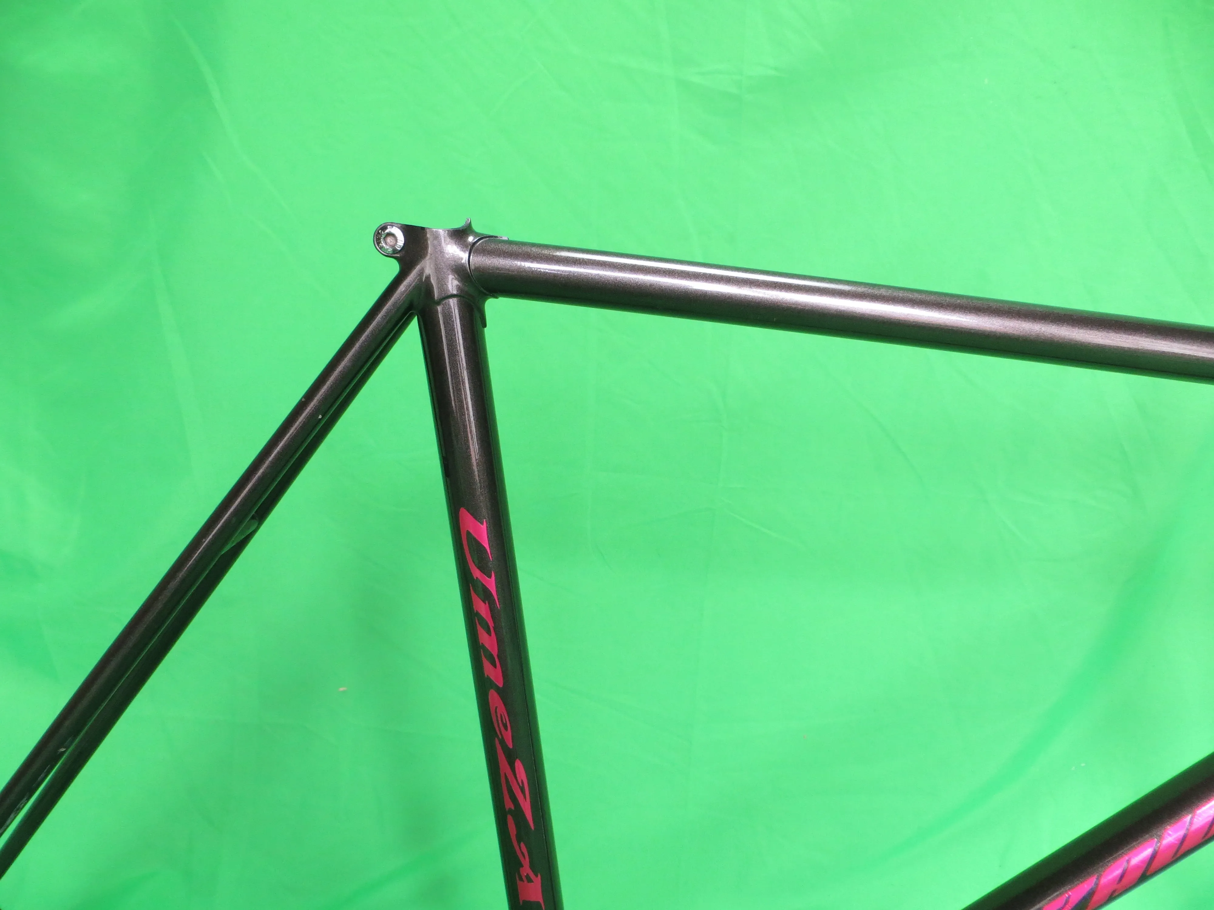 UMEZAWA // Gun Metal // 53.5cm