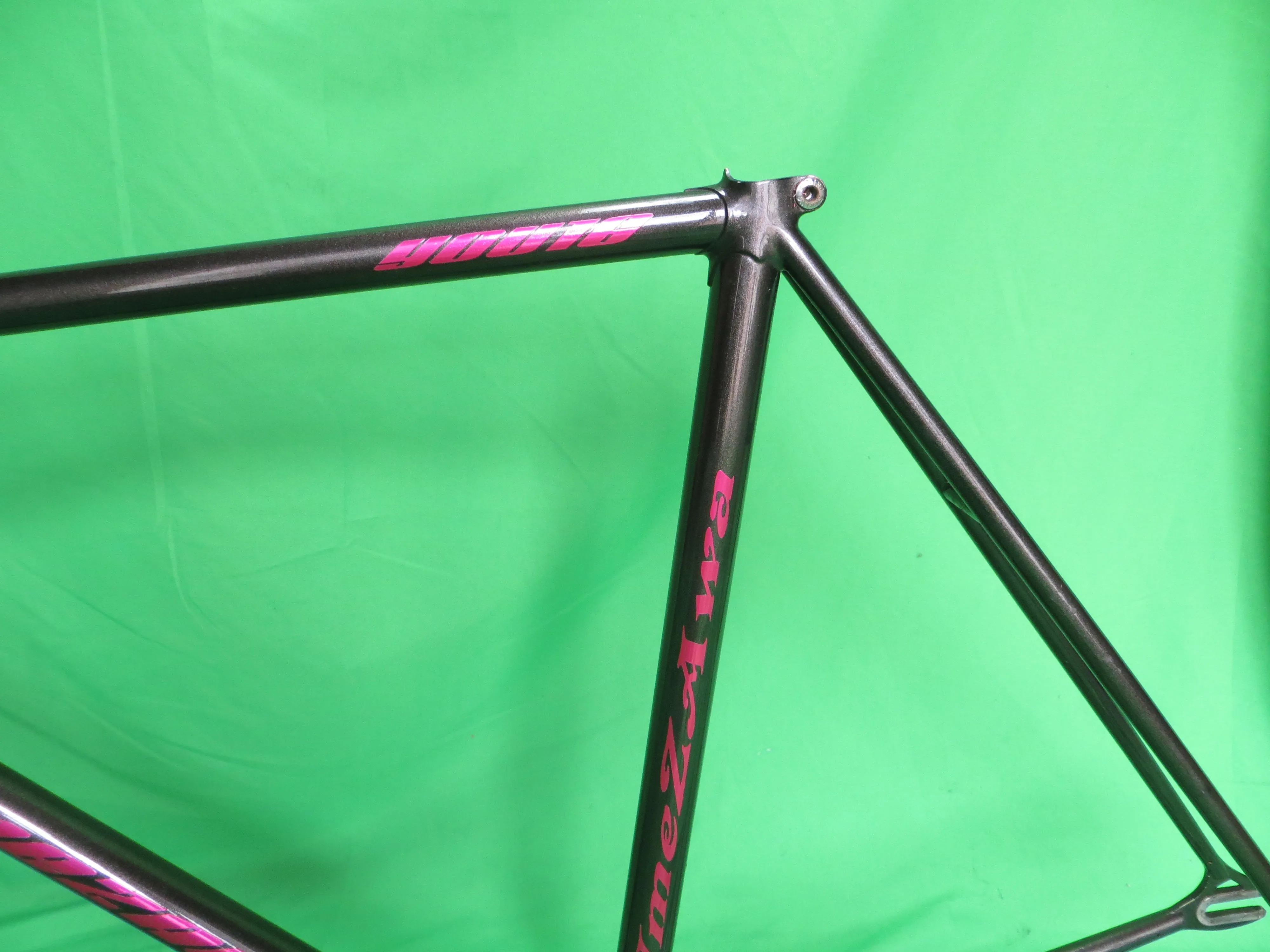 UMEZAWA // Gun Metal // 53.5cm