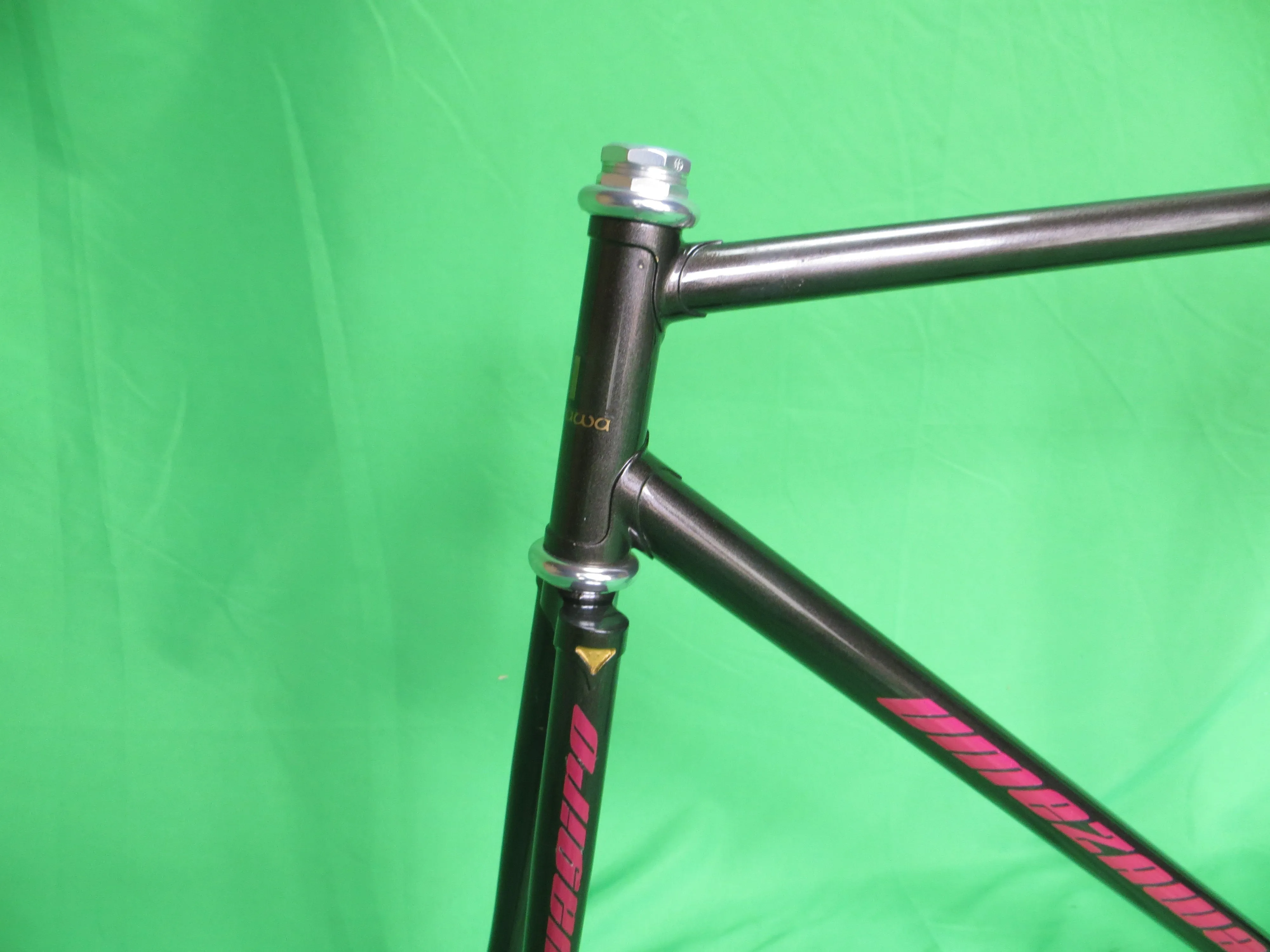 UMEZAWA // Gun Metal // 53.5cm