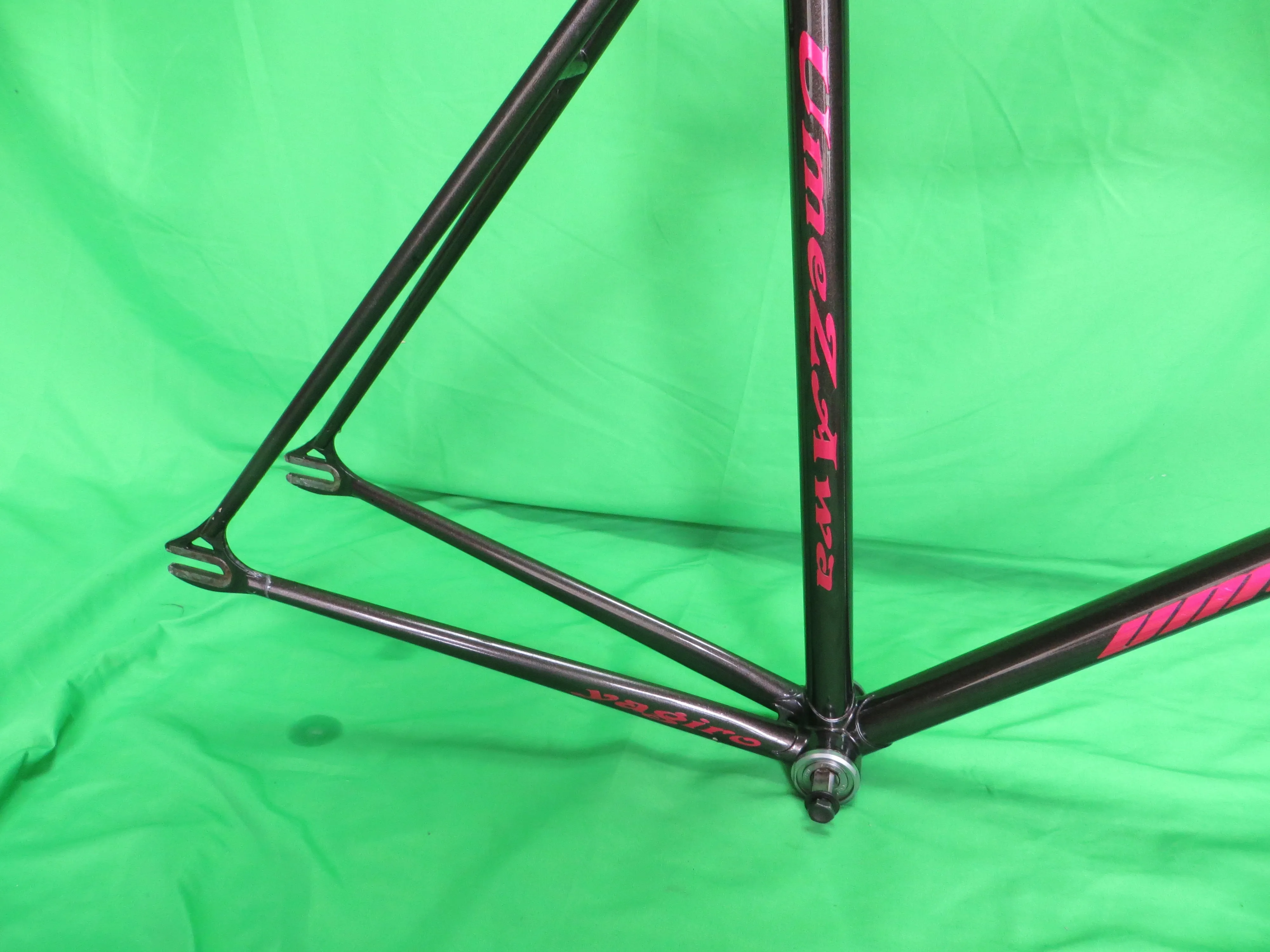 UMEZAWA // Gun Metal // 53.5cm