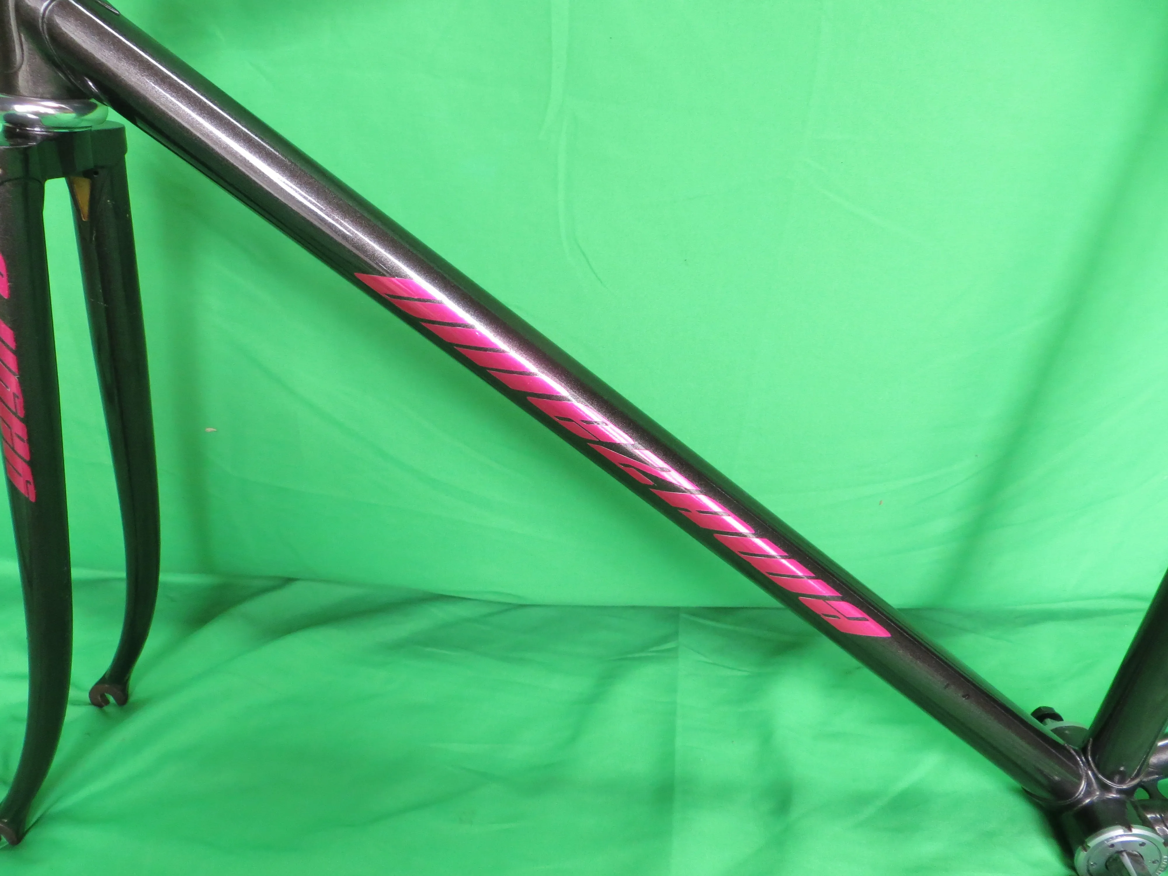 UMEZAWA // Gun Metal // 53.5cm